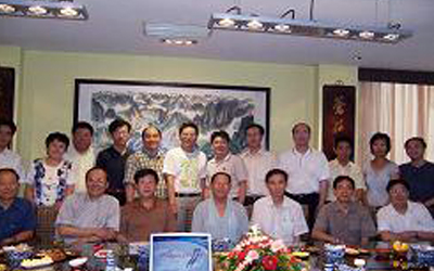 泰豪集團2005年度中期經(jīng)營工作會議在南昌召開
